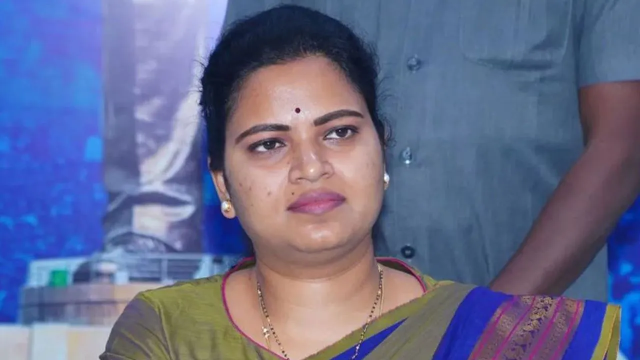 వైసీపీకి షాక్.. విడదల రజిని ఫోన్ స్విచ్ ఆఫ్